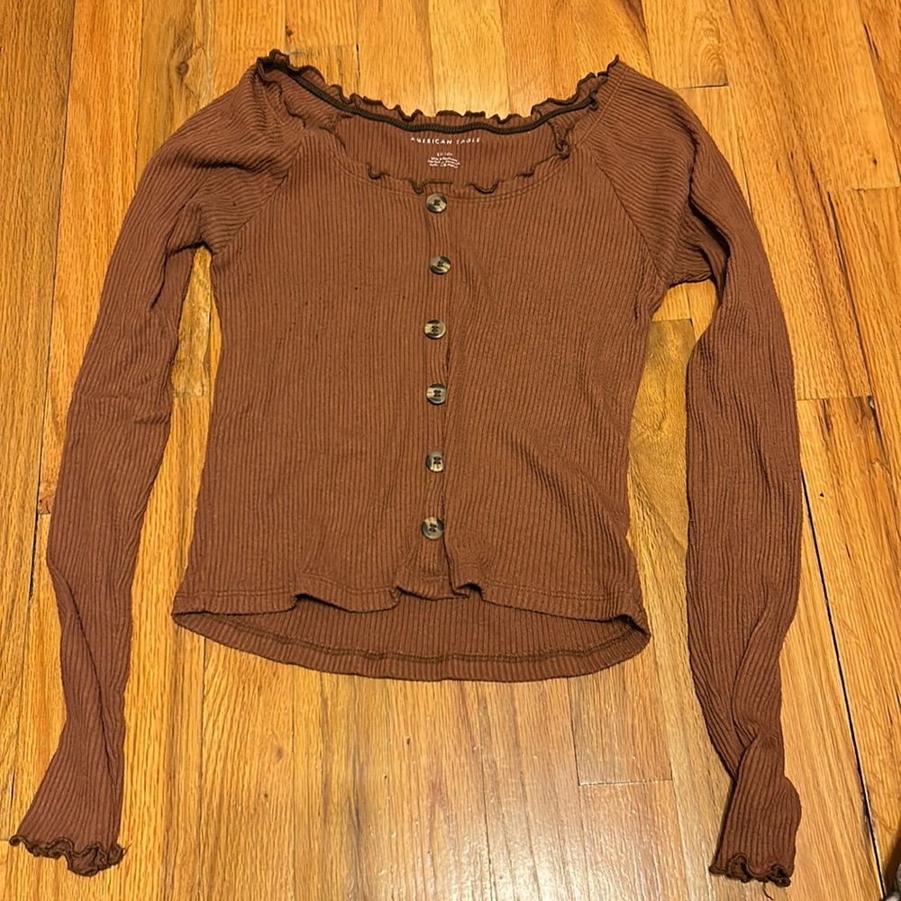 American Eagle Longsleeve with Buttons